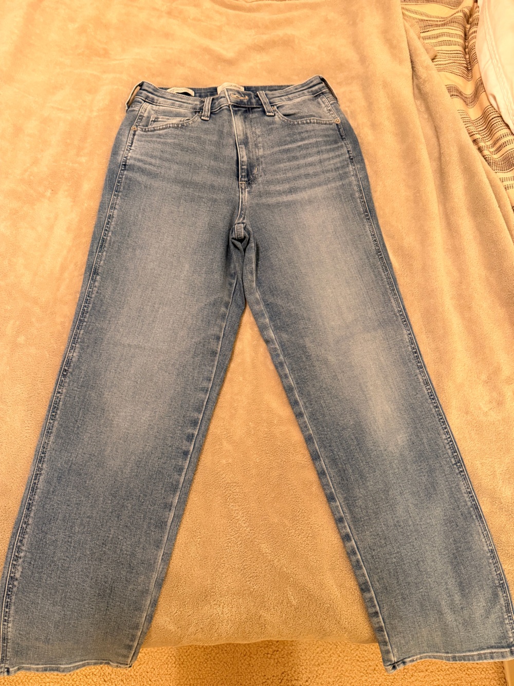 Universal Thread Light Wash Straight Leg Jeans size 8R